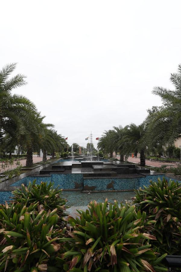 Tivoli Royal Palace Janauli Luaran gambar